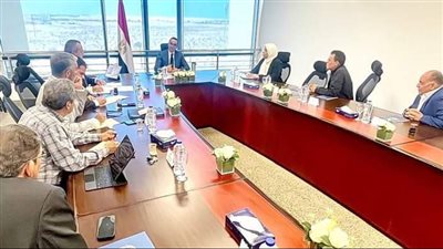 وزير الاستثمار يبحث مع مصنعي السيراميك معوقات الصناعة