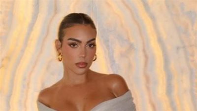 الخرافات تصيب شعر جورجينا أمام البحر (تفاصيل)