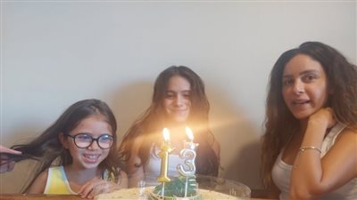 جميلة عوض تحتفل بعيد ميلاد شقيقتها علية عادل عوض الـ13
