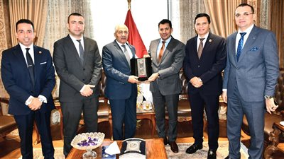 وزير الشباب والرياضة يستقبل نائب رئيس حزب حماة وطن