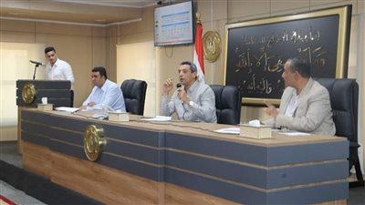 لجنة البت توافق علي تقنين أوضاع أراضي للمواطنين بمحافظة السويس