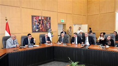 وزير الإسكان: تجهيز مكان بمقر الوزارة لاستقبال طلبات أعضاء مجلسي النواب والشيوخ 