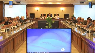 محافظ الجيزة يتابع نسب الإنجاز بملف التصالح في مخالفات البناء 