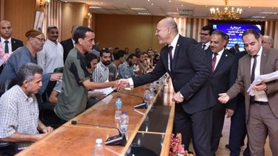 وزير العمل ومحافظ الشرقية يُسلمان عقودًا لذوي الهمم في شركات القطاع الخاص