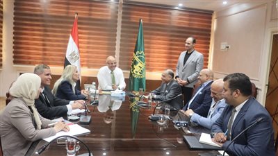 محافظ القليوبية يستعرض الفرص الاستثمارية بالقناطر الخيرية 