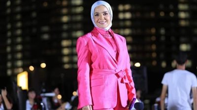 منى عبدالغني تغني مع فرقة الأنامل الصغيرة.. غدًا