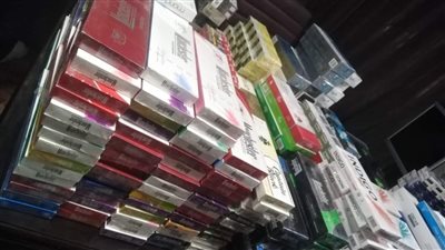 ضبط زجاجات من المشروبات الكحولية وسجائر أجنبية غير مرخصة بالغردقة