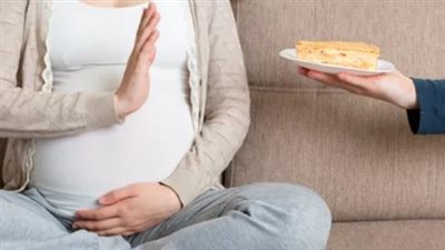 أطعمة يجب تجنبها خلال فترة الحمل| دليلك للحفاظ على صحة الأم والجنين