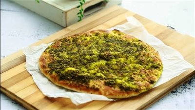 تحضير مناقيش بالزعتر.. خطوات سهلة لعمل وجبة لذيذة ومقرمشة