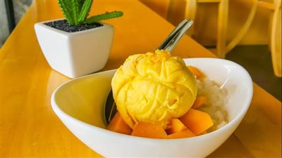 وصفة آيس كريم المانجو.. طريقة بسيطة لتحضير حلوى صيفية لذيذة