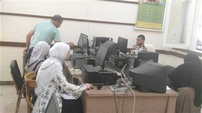 300طالب يطعن في مادة إدارة الأعمال