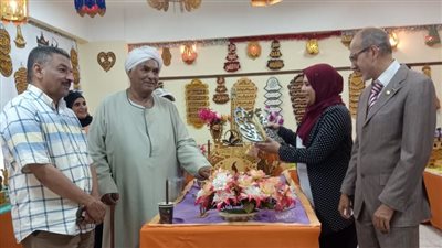 لجنة وزارية لتقييم معارض المجال الصناعي والتكنولوجي بتعليم قنا