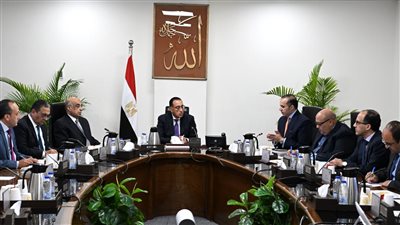 الحكومة تراجع  الأجندة التشريعية ومشروعات القوانين المقرر تقديمها للبرلمان