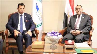 وزير الشباب يوافق على تأثيث صالة للياقة البدنية بمقر جهاز التنظيم والإدارة 