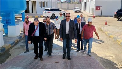 نائب وزير الإسكان يجتمع باللجنة المُشكلة لدراسة موقف خدمات مياه الشرب بمطروح
