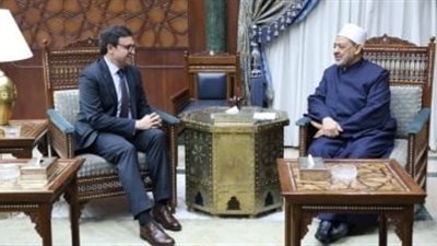 استراتيجية ضد التراجع الثقافي بين الشباب.. رسائل شيخ الأزهر إلى وزير الثقافة 