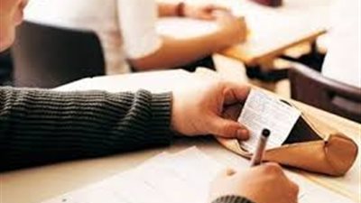 حكم تعاطف المُراقب مع الطلاب والسماح لهم بالغش؟