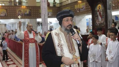 الأنبا ارسانيوس يترأس احتفالات عيد العذراء مريم بالخارجة.. صور