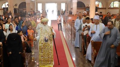 الأنبا إسحق يترأس احتفالية ذكرى صعود العذراء .. صور