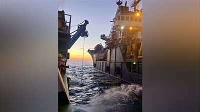 البترول تنجح في انزال كابلات كهربائية في المياه العميقة لحقل غاز غرب الدلتا