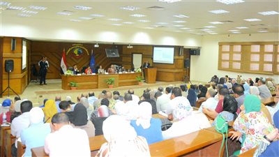 محافظ البحيرة ونائب وزير الصحة تشهدان مبادرة 