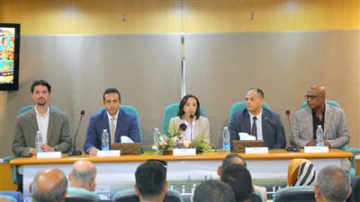 محافظ البحيرة تشهد حفل توزيع حوافز سندات الكربون على المزارعين 