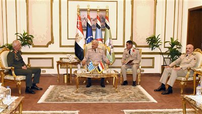  وزير الدفاع ورئيس الأركان يلتقيان رئيس هيئة الأركان العامة للقوات المسلحة اليونانية