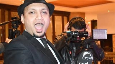 محام يطارد “المذيع الفرفوش” أمام المحاكم.. الترويج للفجور تهمة تنتظر إعلامي راقصات الساحل