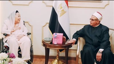 رئيس القطاع الديني يستقبل حرم الرئيس الإندونيسي الأسبق