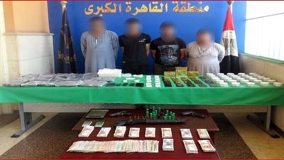 سقوط 4 تجار مخدرات بحوزتهم كوكتيل ممنوعات بالقليوبية