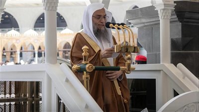خطبة الجمعة اليوم من المسجد الحرام.. هدى النبي في الضحك والبكاء