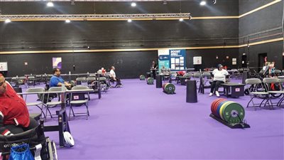 رفع الأثقال في الألعاب البارالمبية: قوة الإنسان تتحدى الإعاقة