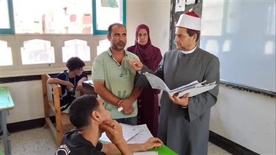 طلاب العلمي يؤدون امتحان الانجليزي والأدبي بالثانوية الازهرية 