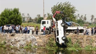 تفاصيل سقوط ميكروباص في ترعة المريوطية بأبو النمرس