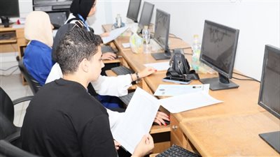 مكتب تنسيق جامعة القناة يواصل أعماله لطلاب المرحلة الثانية بالثانوية العامة 