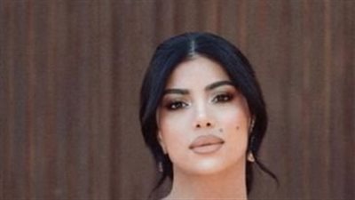  كارولين عزمي تزهر بلون الحب 