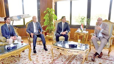 وزير الطيران يبحث و«بوينج» العالمية أوجه التعاون المشترك بصناعة النقل الجوى