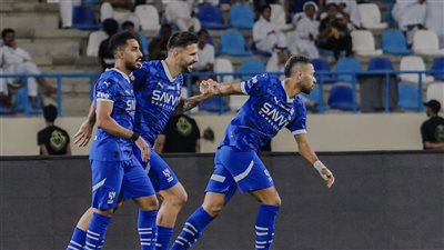 الهلال يهزم الأخدود بثلاثية في مستهل مشوار الدوري السعودي
