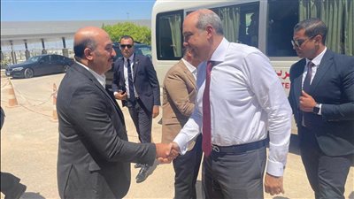 وزير الطيران يتفقد مطار برج العرب ويتابع استعدادات استقبال الوفود معرض مصر الدولي للطيران والفضاء