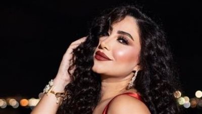 بوسي تبرز أنوثتها بنقشة الليوبارد