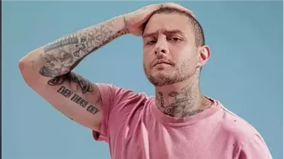 أحمد الفيشاوي يرد على فهمي وسعد بعد مزاحهما حول غيابه عن السوشيال