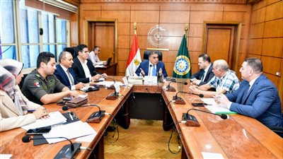 محافظ الدقهلية يتابع تنفيذ أعمال المرافق للوحدات السكنية بمساكن الجلاء 