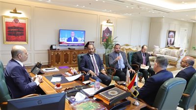وزير العمل يستقبل وفدا من النقابة العامة للعاملين بهيئة الإسعاف المصرية