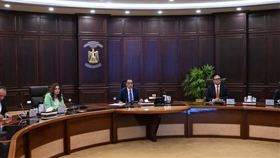 مدبولي: المحافظون مسئولون بصورة كاملة عن حق الدولة في وحدات ساكني المناطق غير الآمنة