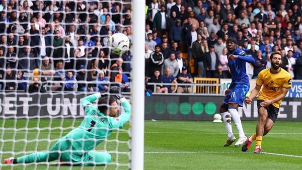 وولفرهامبتون يهزم أستون فيلا بثنائية نظيفة في الدوري الإنجليزي