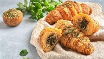 طريقة تحضير كرواسون بالجبنة والزعتر| وصفة شهية بخطوات سهلة