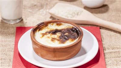 طاجن أرز باللبن.. حلوى تقليدية بمذاق لا يُقاوم