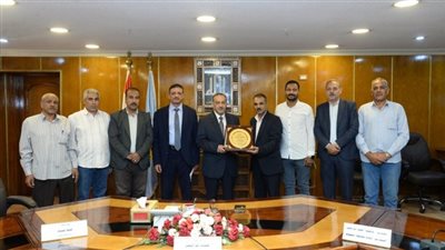 محافظ أسيوط: العمل التنفيذي شريك للعمل للنقابي والهدف الصالح العام