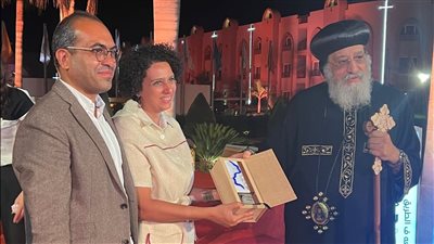 تكريم صناع فيلم رفعت عيني للسما بحضور البابا تواضروس الثاني .. صور