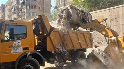 حملة مكبرة بحي المعصرة لرفع كفاءة منظومة النظافة بالشوارع والميادين 
